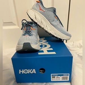 Hoka Women’s Gaviota 4 Size 9B